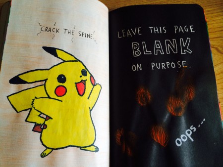 Crack the Spine (faire craquer la couverture du livre) & Leave this page blank on purpose. (laisser cette page vierge)