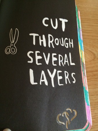 cut throught several layers (couper a traver plusieurs pages)